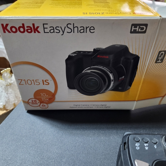 KODAK EUC EASY SHARE Z1015 IS DIGITAL CAMERA 10MP - Picture 3 of 10
